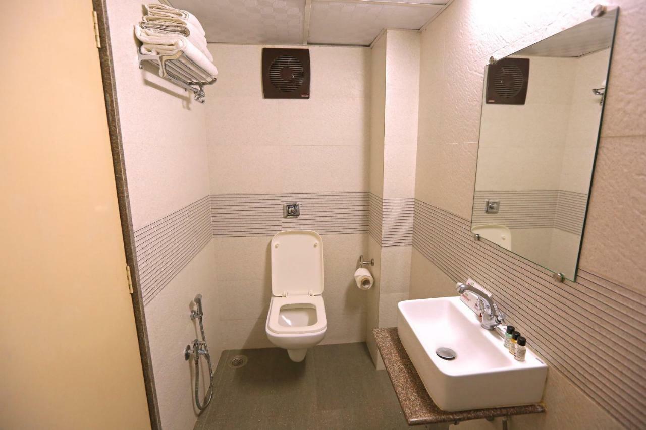 Hotel Shantidoot, Dadar Malad Luaran gambar
